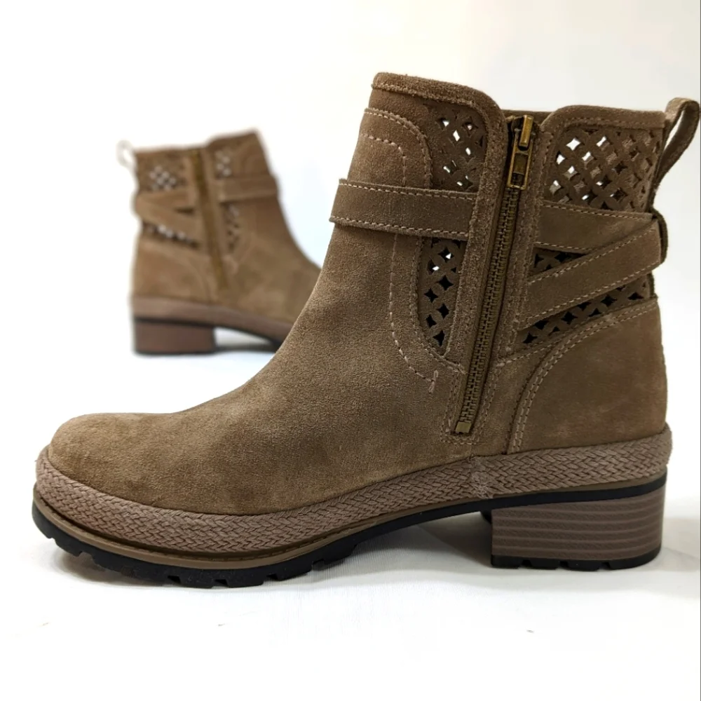 Sold - The Original Muck Boot - Picture 8 of 12